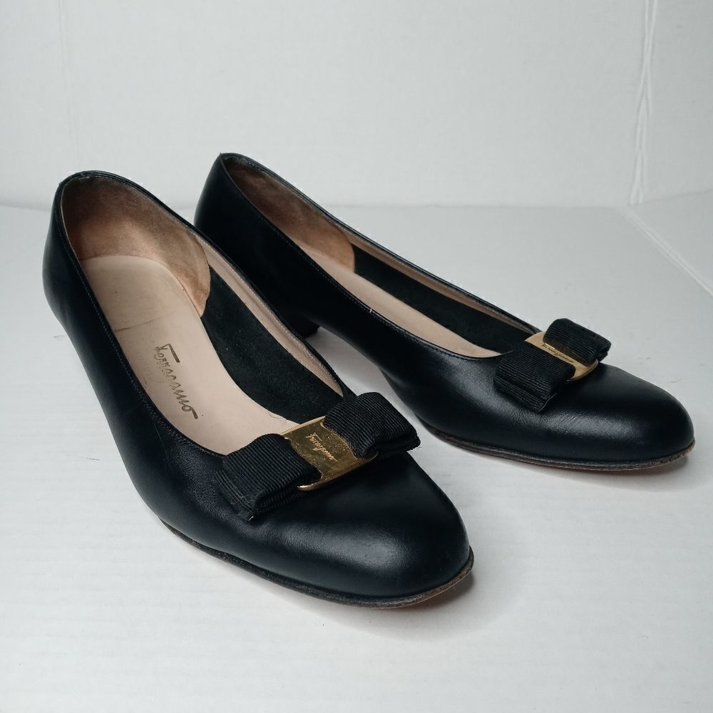 Salvatore Ferragamo black leather vara bow shoes